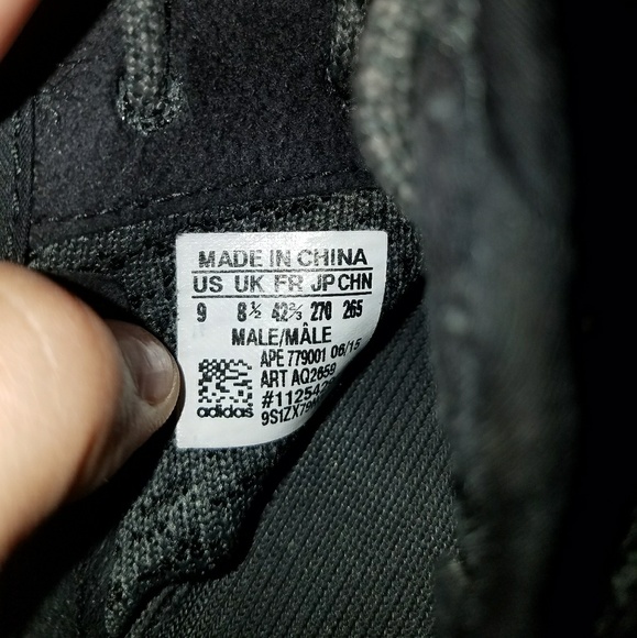 Pirate Black Yeezy Adidas Boost 350 Size 9 Mens - Picture 3 of 3